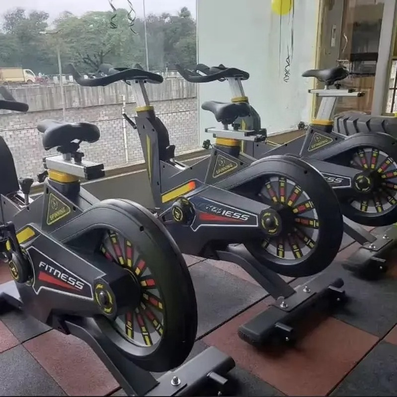 دراجة تمارين داخلية تجارية بنظ - مراجعة Home Gym Gym Equipment وسعره